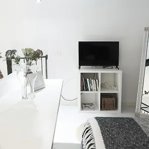 Comecasa Grazioso Loft In Crocetta Near Mangiagalli Milan